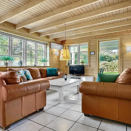 Vakantiehuis Stunning In With Kitchen *